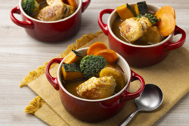 「スープカレー」＜期間：2025年12月20日～2026年2月28日＞【紅ズワイ蟹やお寿司、ラムステーキも！北海道の美食を味わう東京ドームホテル「北海道フェア2025 第2弾」開催！】