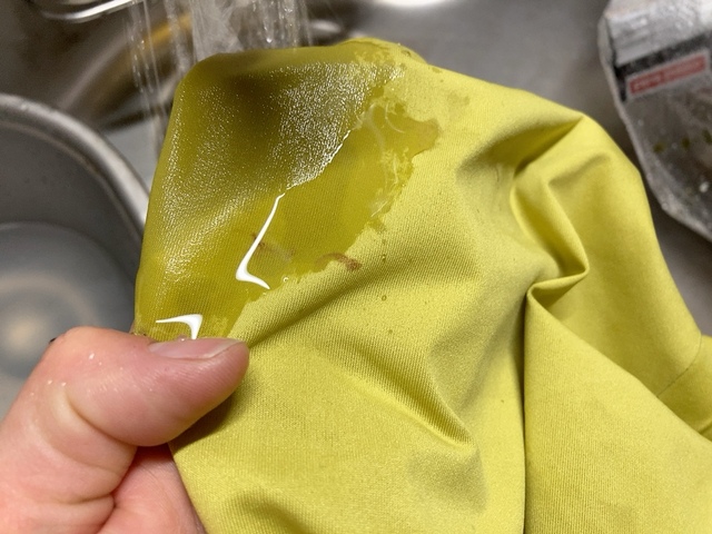 【ワークマン パフスリーブTキッズ】ソース汚れも水をかけて擦ったらすぐに落ちました！