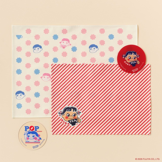 【ペコちゃん×Afternoon Tea LIVING】ランチョンマット(ピンク) ￥1,320、ランチョンマット(レッド) ￥1,100、アクリルコースター 各￥990