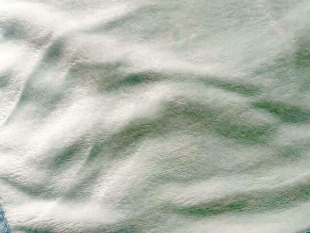 生地はフリースです。