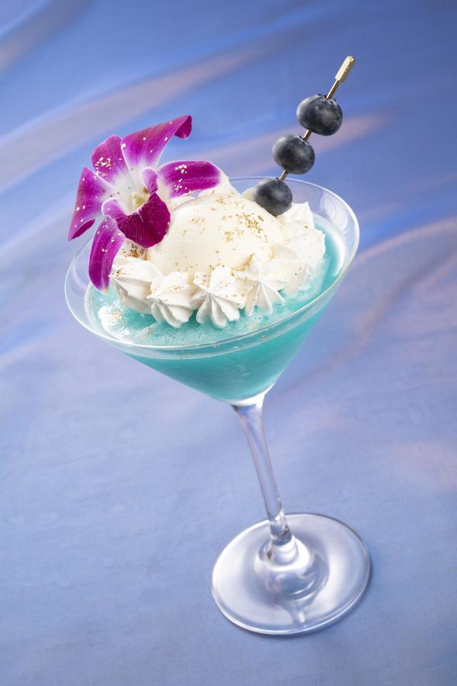 ディズニーアンバサダーホテル「ハイピリオン・ラウンジ」ディズニープリンセスフロート