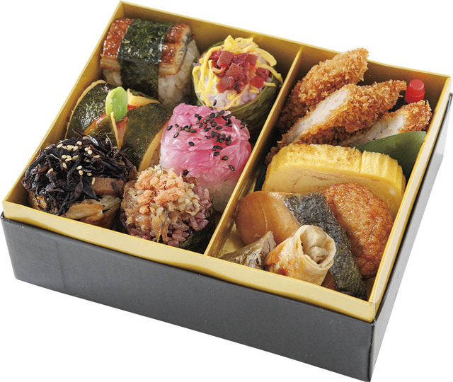 指宿のたまて箱弁当　(1人前)1,600円【阪神の有名駅弁とうまいもんまつり」】