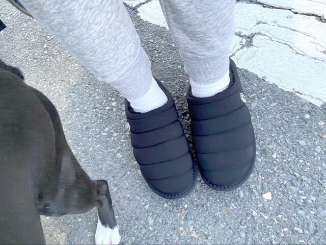 【FREAK'S STORE　スリッポンファーサンダル】冬は靴下を重ね履きしている冷え性の筆者でも、足の冷えを気にせず過ごせました♪