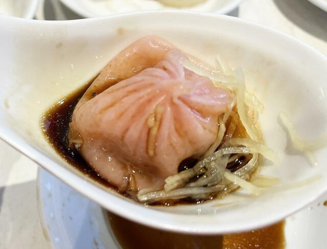 小籠包から溢れ出るスープが絶品！