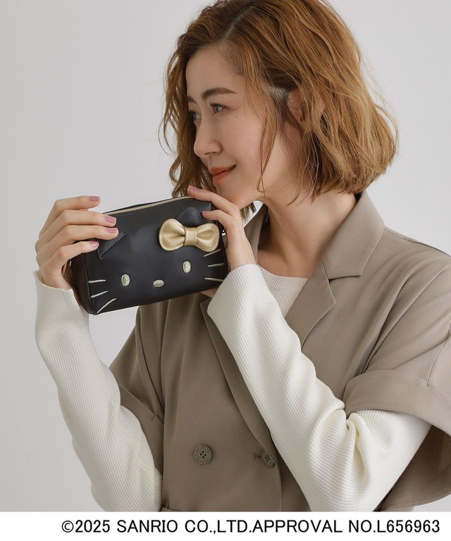 【grove×ハローキティ「フェイス刺繍チェーン付きポーチ」￥3,627】立体的なリボンと耳がキュート
