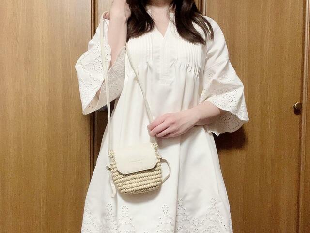 【ROPÉ PICNIC PASSAGE（ロペピクニック パサージュ）】夏らしい、ホワイトの刺繍ミニドレスと合わせてみました！