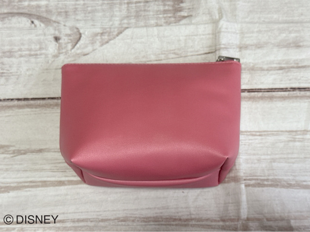 背面は装飾がないシンプルなデザイン