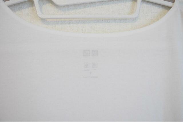 【UNIQLO エアリズムシームレスボートネックロングT（半袖）】ロゴが透けやすいので要注意