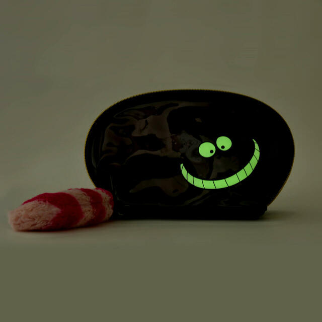 チェシャ猫 ポーチ ブラック CHESHIRE CAT 3,300円