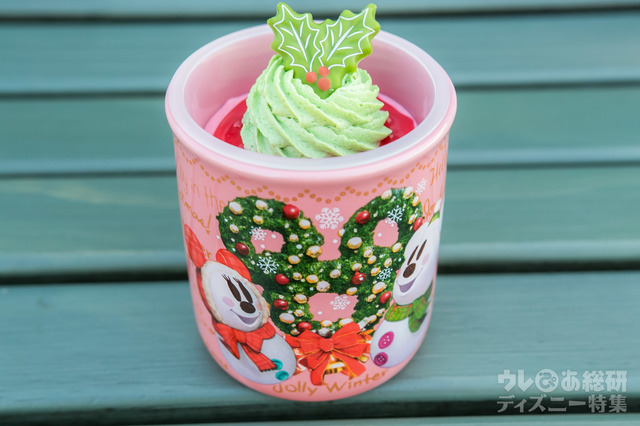 ラズベリー&チョコレートムース、スーベニアカップ付き 750円|東京ディズニーランド