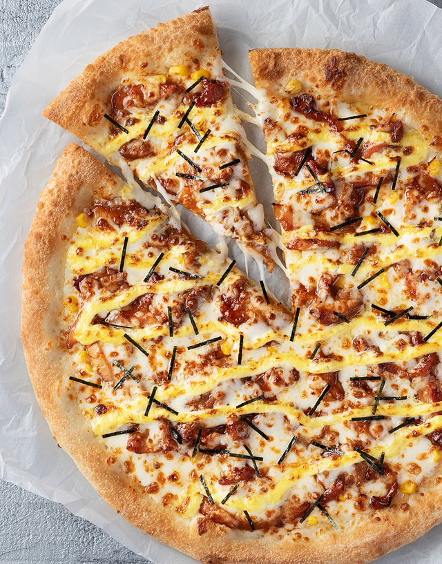 【ピザハットの定番ピザメニュー売上ランキング 2位】「直火焼テリマヨチキン」2,080円（税込）