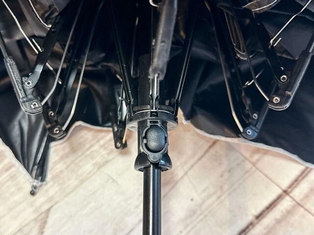 ボタンで簡単に開閉できます！