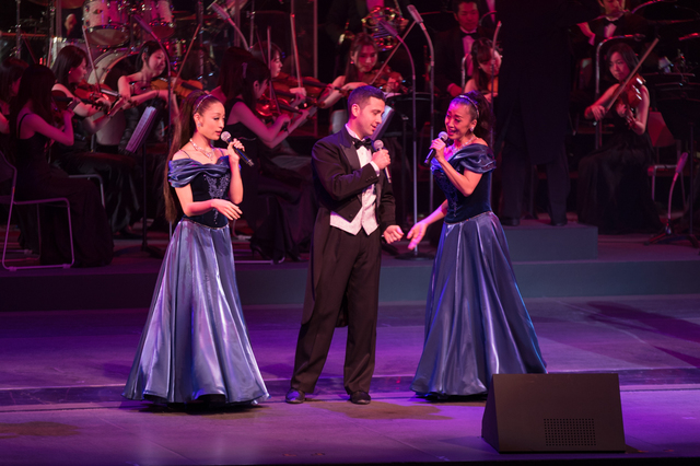 バレンタイン・ナイト 2016 「That's How You Know」 シンガー 撮影:YOSHI