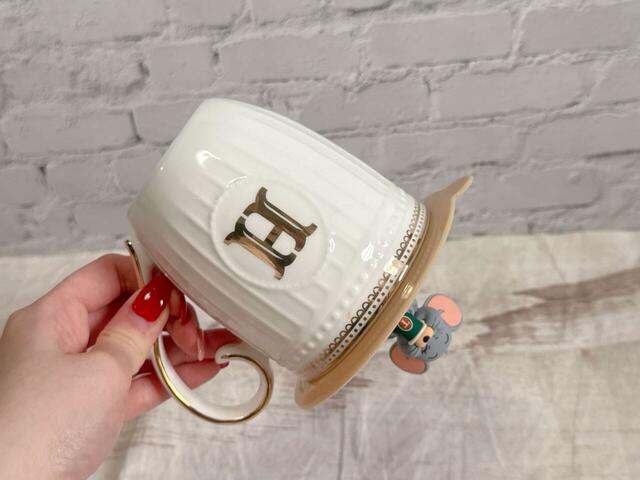 マグカップを逆さにしても落ちないほどの吸着力！