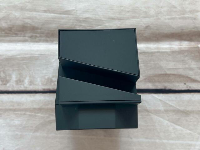 【3COINS 置くだけスピーカー】溝にスマホをおくだけで使えちゃう！