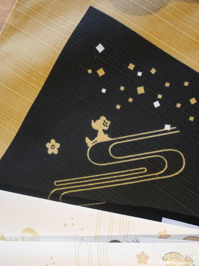 おせち・三段重「ミッキー&ミニー」｜27,900 円(税込)