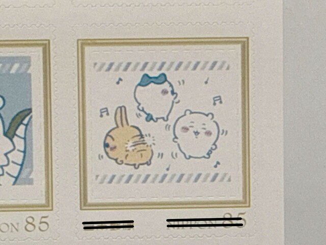 仲良しのちいハチうさ3人を描いた1枚もあります！