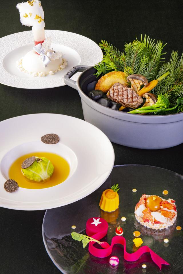 ディズニーアンバサダーホテル「エンパイア・グリル」“ディズニー・クリスマス”スペシャルディナー　エメラルド