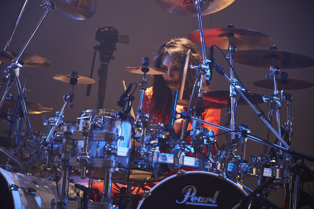 SIN（Dr）（撮影・NORI）