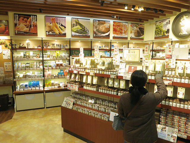 塩屋 麻布十番店／迷った時はスタッフにおすすめを聞くのもあり