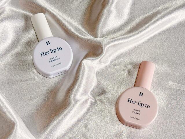 発売日前日のHer lip to BEAUTYのインスタライブによると、オードパルファムと比べて香りの持続時間は短めで、よりライトなつけ心地でシーンを問わず使いやすいのが特徴とのこと！