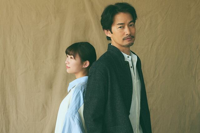 左から）伊藤沙莉、竹野内豊