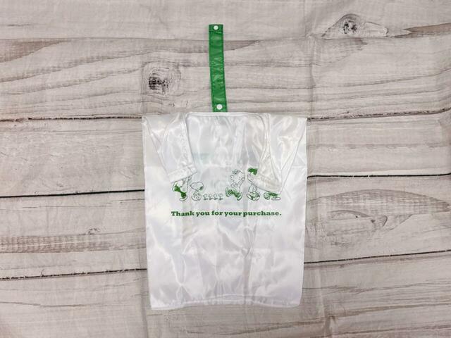 たたみ方は簡単。まずは持ち手をたたみます