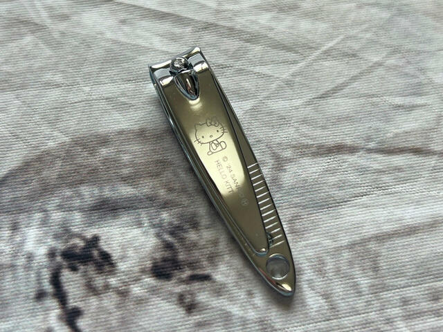 湾曲型のスタンダードタイプの爪切り