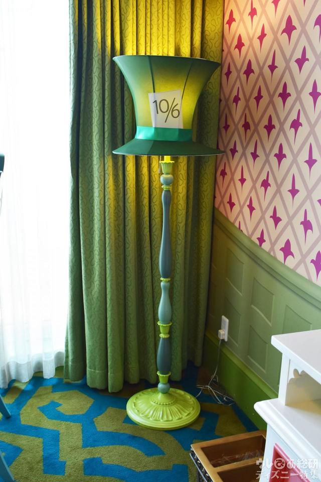 ディズニーふしぎの国のアリスルーム