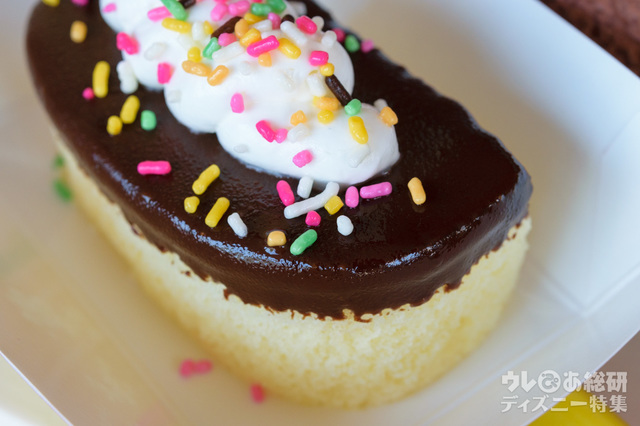 バナナクリームケーキ、スーベニアプレート付き｜1個750円