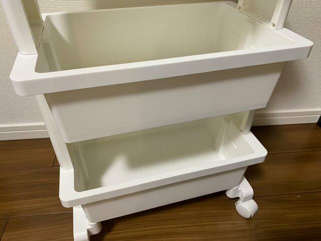 【ニトリ 軽くて組み立て簡単テーブルワゴン】程よい大きさのバスケット2段が使いやすい