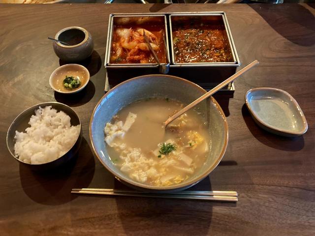 プゴクのほか、ご飯やキムチなどがセットになっている／たらちゃん