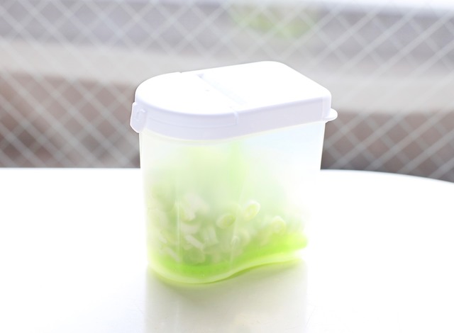 「まとめ切り」しておけばしばらくの間はねぎを買わずに済みそう