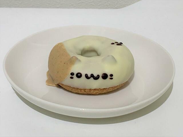 「どうぶつドーナツ-みけ-（冷凍）」つぶらな瞳がとってもキュート♪