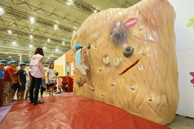 ボルダリング感覚で楽しめる「おできクライミング」