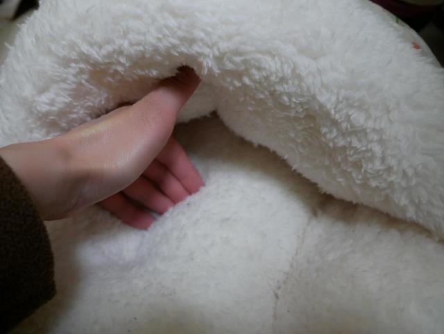 【ニトリ】アシポカクッション／すっぽり収まるのに狭苦しさは皆無！