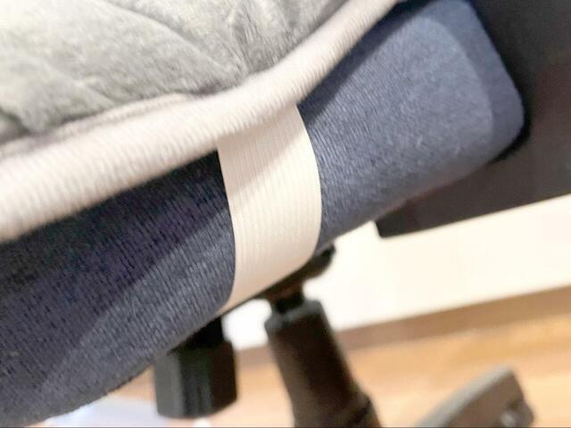 【Gadeel 電気座布団】座面にも固定バンドがあり、取り付け後にずれる心配もありません◎