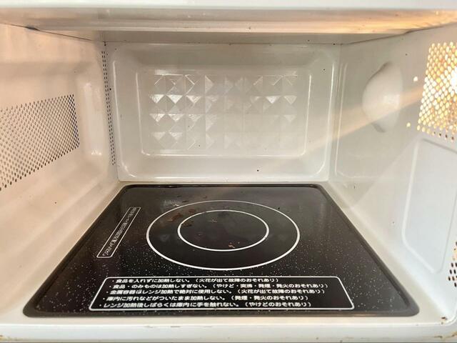 【セリア　電子レンジお掃除スポンジ】掃除後。頑固な汚れが半分くらい取れました