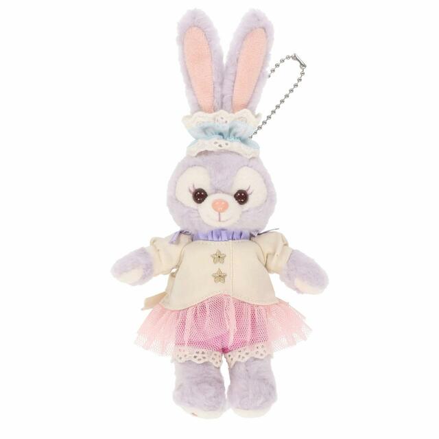 ぬいぐるみバッジ 2,400円｜サイズ：高さ約20cm｜「ダッフィー＆フレンズのサマーナイト・メロディー」スペシャルグッズ｜東京ディズニーリゾート40周年“ドリームゴーラウンド”｜発売日：2023年7月3日（月）｜販売店舗：東京ディズニーシー「マクダックス・デパートメントストア」