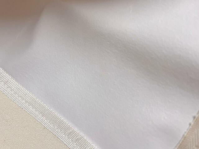 裏側はPVCコーティング加工が施されているため、厚手で丈夫！