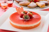 「いちごのムース」＜期間：2026年4月6日～5月10日＞【“あまおう”を含む旬のいちご3種を食べ比べ♪USJオフィシャルホテルで「いちごブッフェ 2026」開催！】