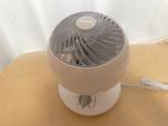 【アイリスオーヤマ サーキュレーターアイ mini】真上に送風できます。使用時の音は中で37dB（デシベル）、強でも48dBほどでした