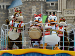 TDL「ディズニー夏祭り」2015 キッズ向けプログラム「おんどこどん!」撮影 / MezzoMiki
