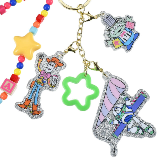 ウッディ、バズ・ライトイヤー、リトル・グリーン・メン／エイリアン キーホルダー・キーチェーン チャーム付き TOYSTORY 30TH 2,800円