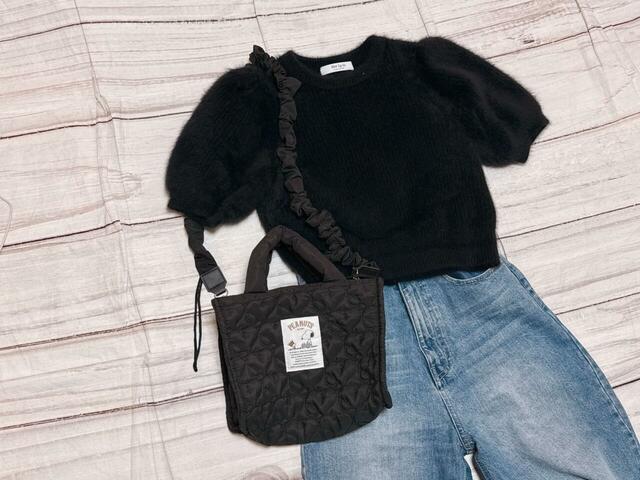 デニムコーデに合わせて肩がけで♪
