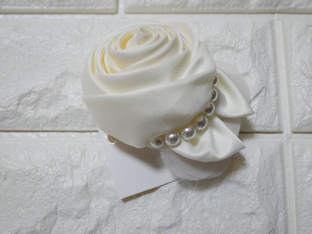 サテンローズフラワーコサージュ