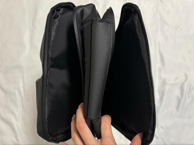 【ワークマン ベーシックバックパックⅡ】メインの収納部が2つある2気室仕様。それぞれのマチは8.5cmと4.5cmです