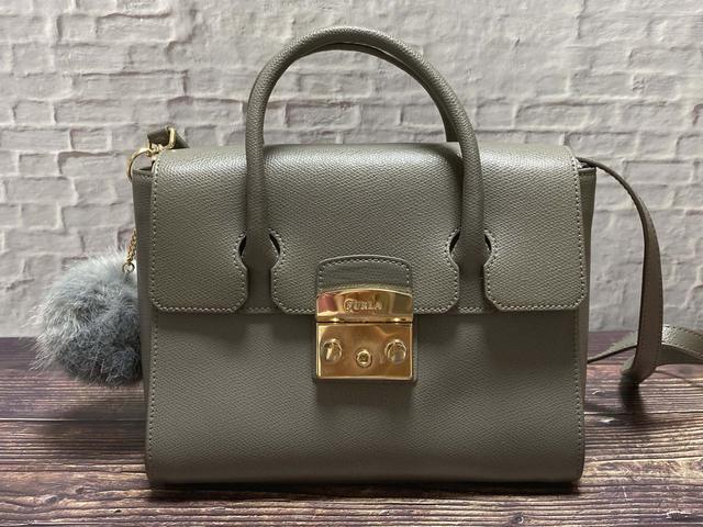 バッグにつけて秋冬ファッションのアクセントに！