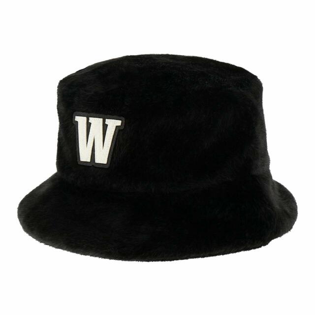 ハット 3,400円｜東京ディズニーリゾート「三匹の子ぶた」グッズ｜販売店舗：東京ディズニーランド「タウンセンターファッション」、東京ディズニーシー「スチームボート・ミッキーズ」｜発売日：2023年12月26日（火）