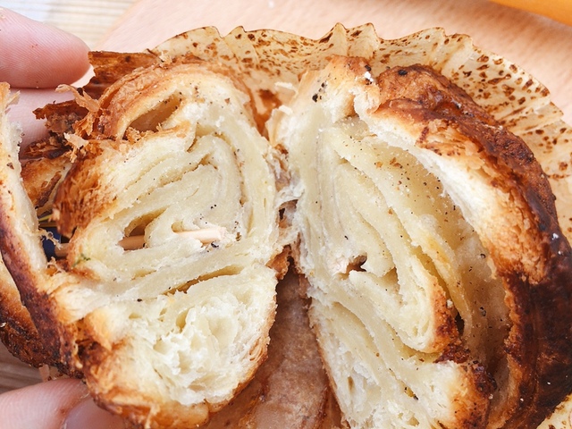 【IKEA 北欧のシナモンロール】何層にも分かれていて食べ応えあり